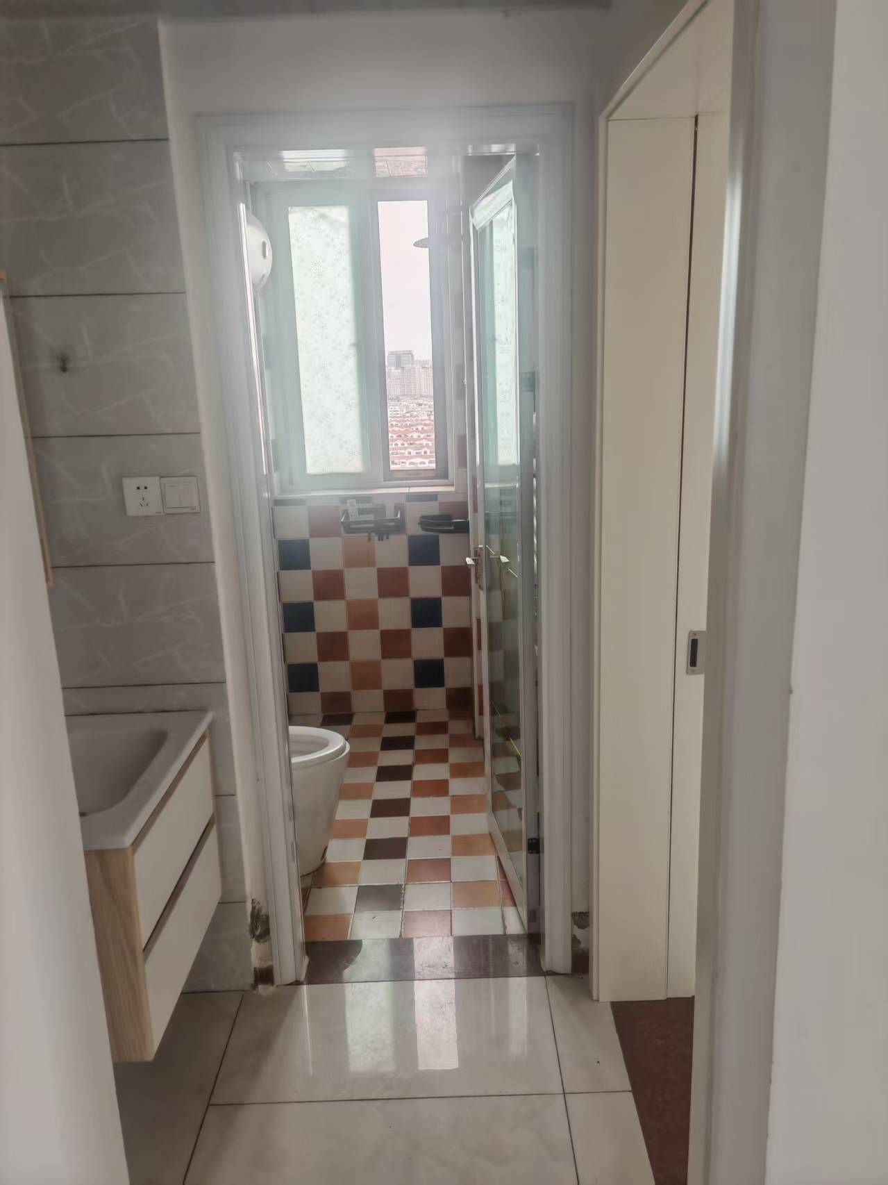 文山書香園70平房屋出租，帶草房，電梯房，家電家具齊全