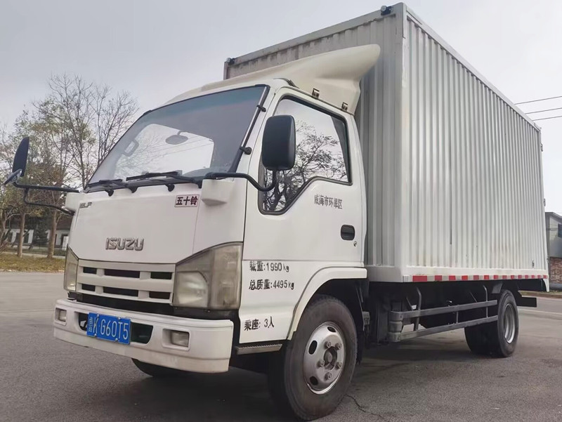 國(guó)五五十鈴四米二寬體廂貨