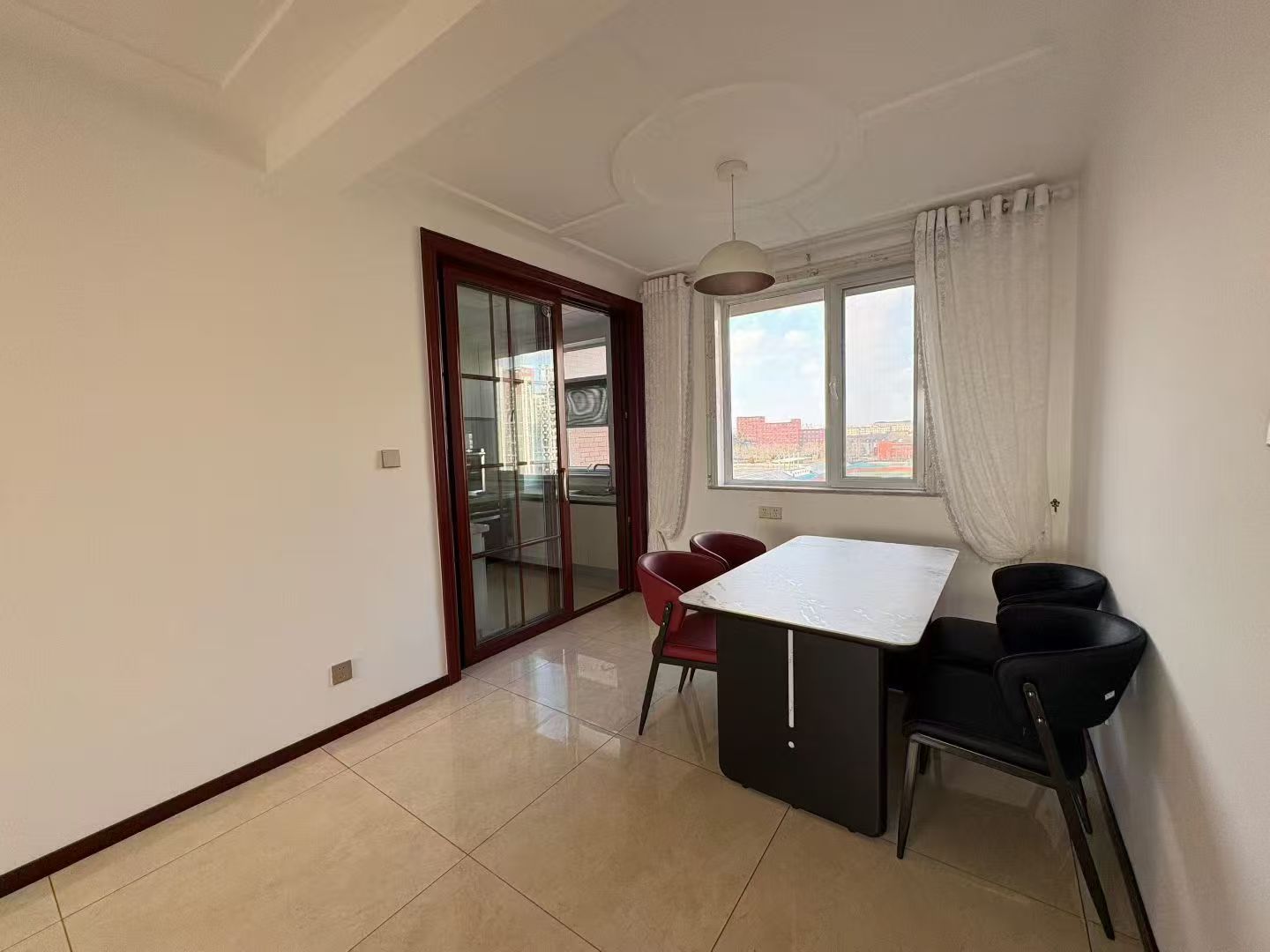 人和國際電梯八樓145.48平三室兩衛(wèi)品牌裝修59.8萬 人和國際電梯八樓145.48平三室兩衛(wèi)品牌裝修59.8萬