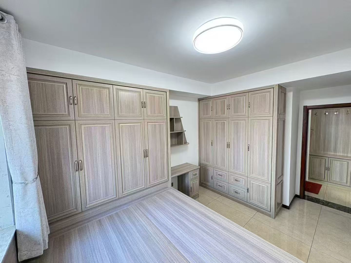 人和國際電梯八樓145.48平三室兩衛(wèi)品牌裝修59.8萬 人和國際電梯八樓145.48平三室兩衛(wèi)品牌裝修59.8萬