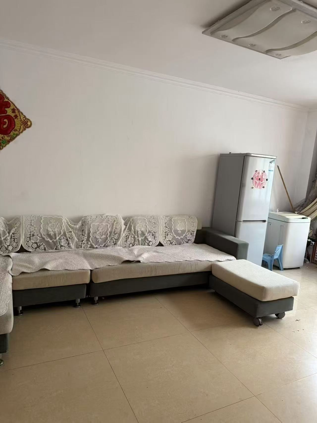 西樓一樓，雙氣齊全兩室650一個月，