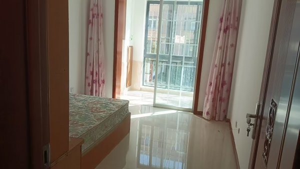 @900/月，人和國際，1樓