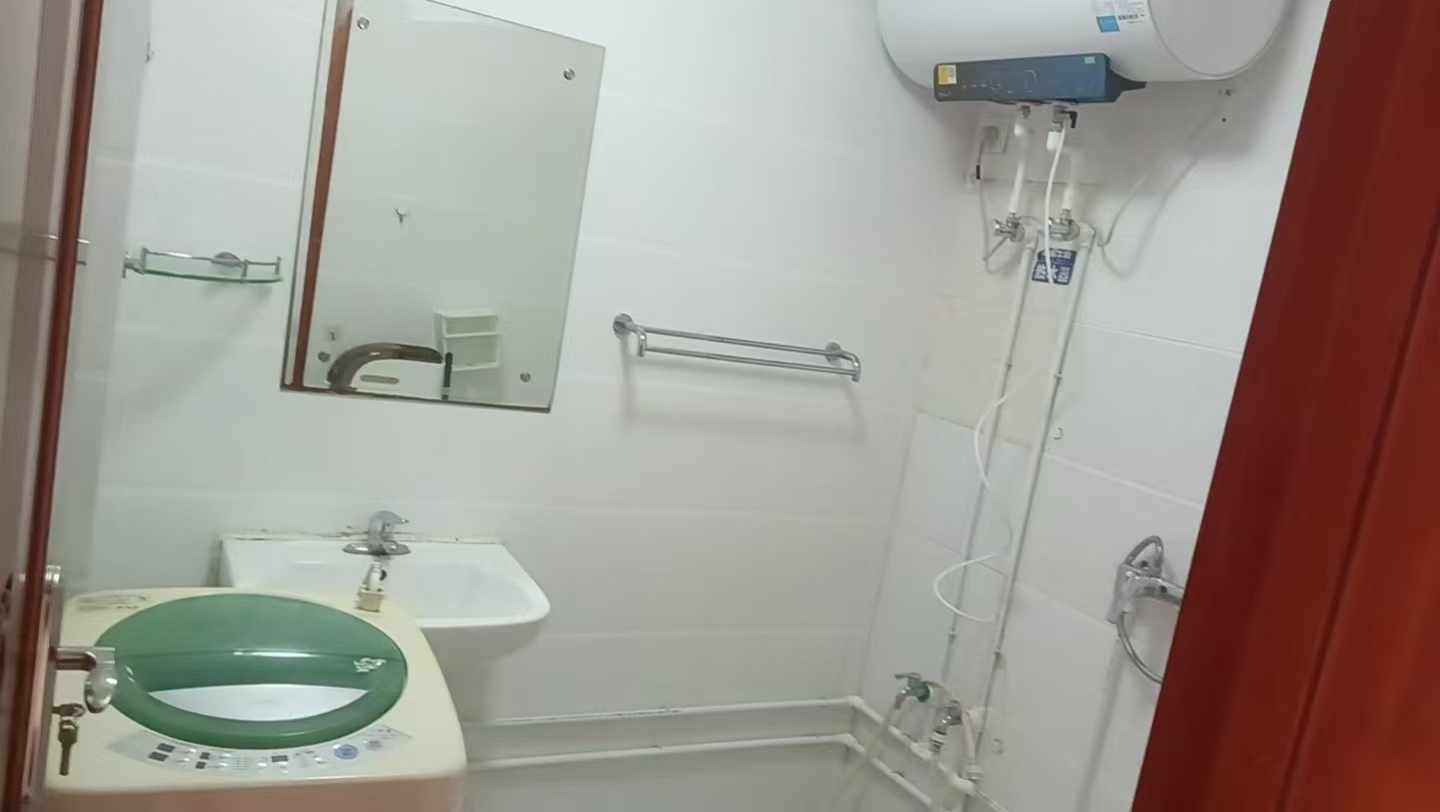 @900/月，人和國際，1樓