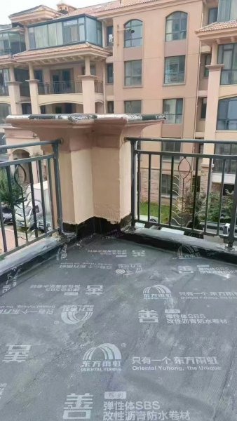 天山水尚洋房二樓150平三室兩衛(wèi)1100元/月