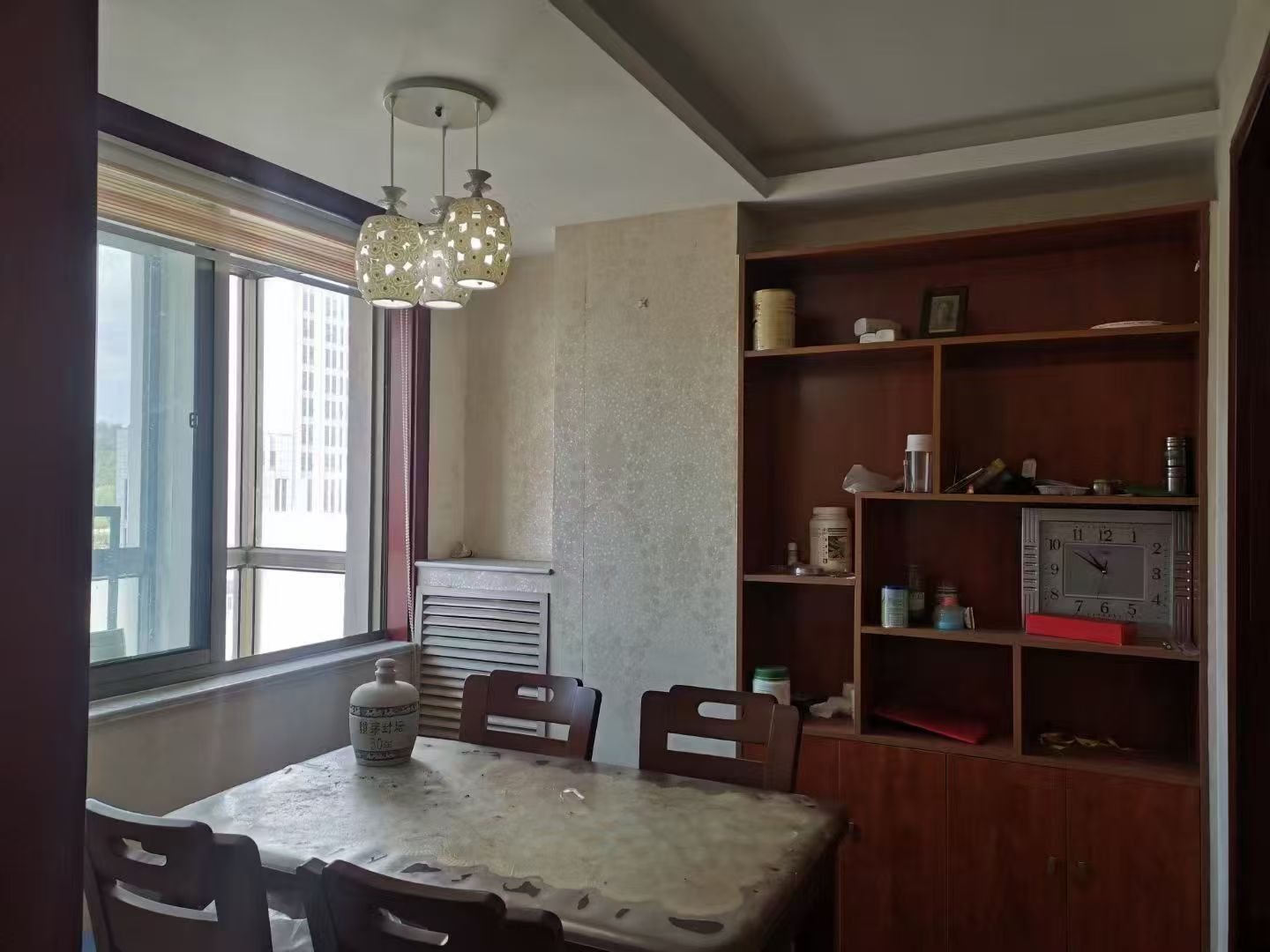 御臨華府三室兩衛(wèi)純實木中式裝修1600/月