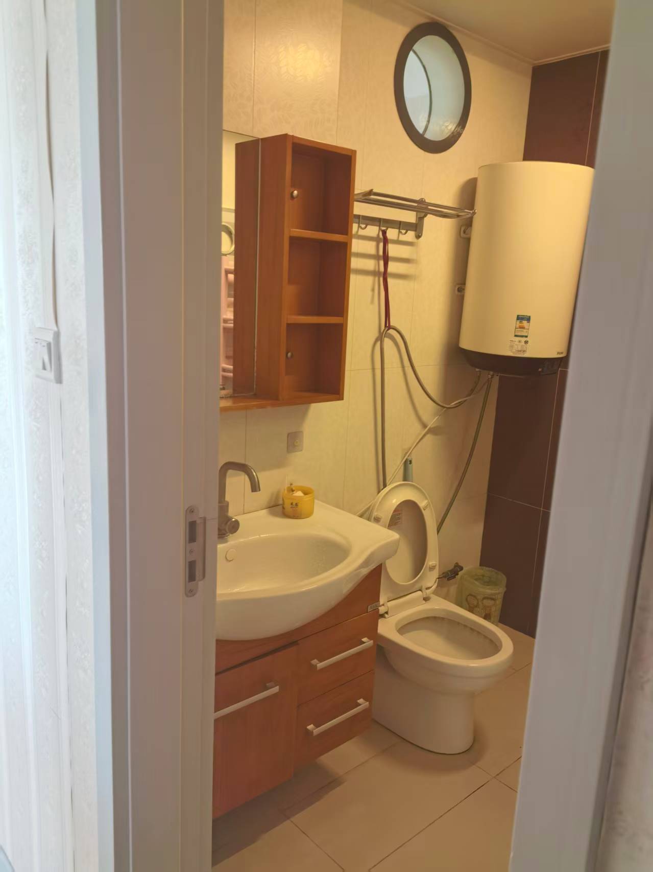 御林華府小區(qū)電梯房出租