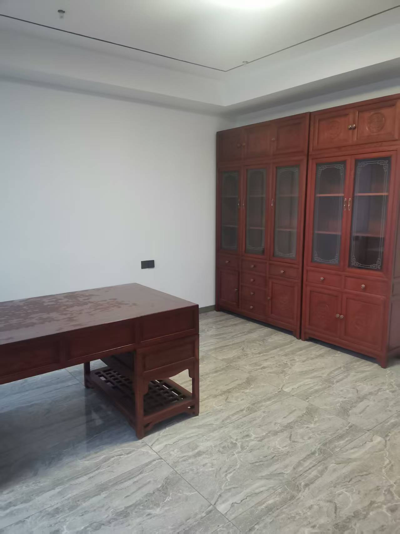 人和國際的辦公公寓出租，大小平方隨你選