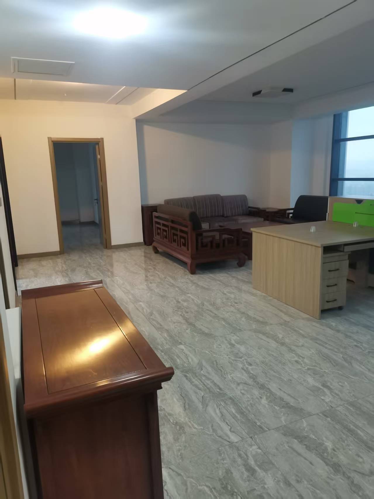 人和國際的辦公公寓出租，大小平方隨你選