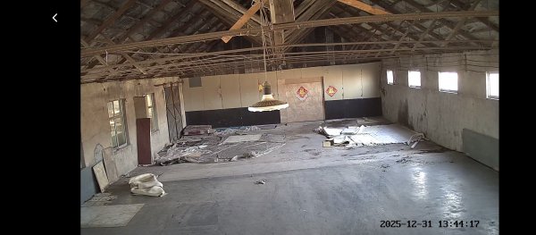 義烏東有倉(cāng)庫(kù)出租，大約300平，可分割，出入車裝卸貨方便，有