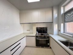 人和國際電梯八樓145.48平三室兩衛(wèi)品牌裝修59.8萬