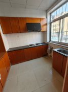 大潤(rùn)發(fā)北公安局家屬樓一樓澆筑96.84平兩室24.8萬(wàn)