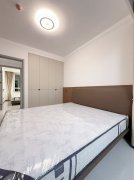 三里河居民小區(qū) 電梯小高層5樓 三室117.62平49萬(wàn)