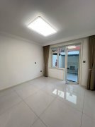 市中心的一樓帶院鐵鍋燉大鵝74.01平29.8萬