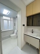 市中心的一樓帶院鐵鍋燉大鵝74.01平29.8萬