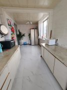 城北街澆筑樓146.5平三室兩衛(wèi)房主精裝34.8萬