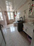 城北街澆筑樓146.5平三室兩衛(wèi)房主精裝34.8萬