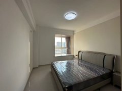 中央龍灣電梯17樓124平三室精裝修 未住69.8萬(wàn)