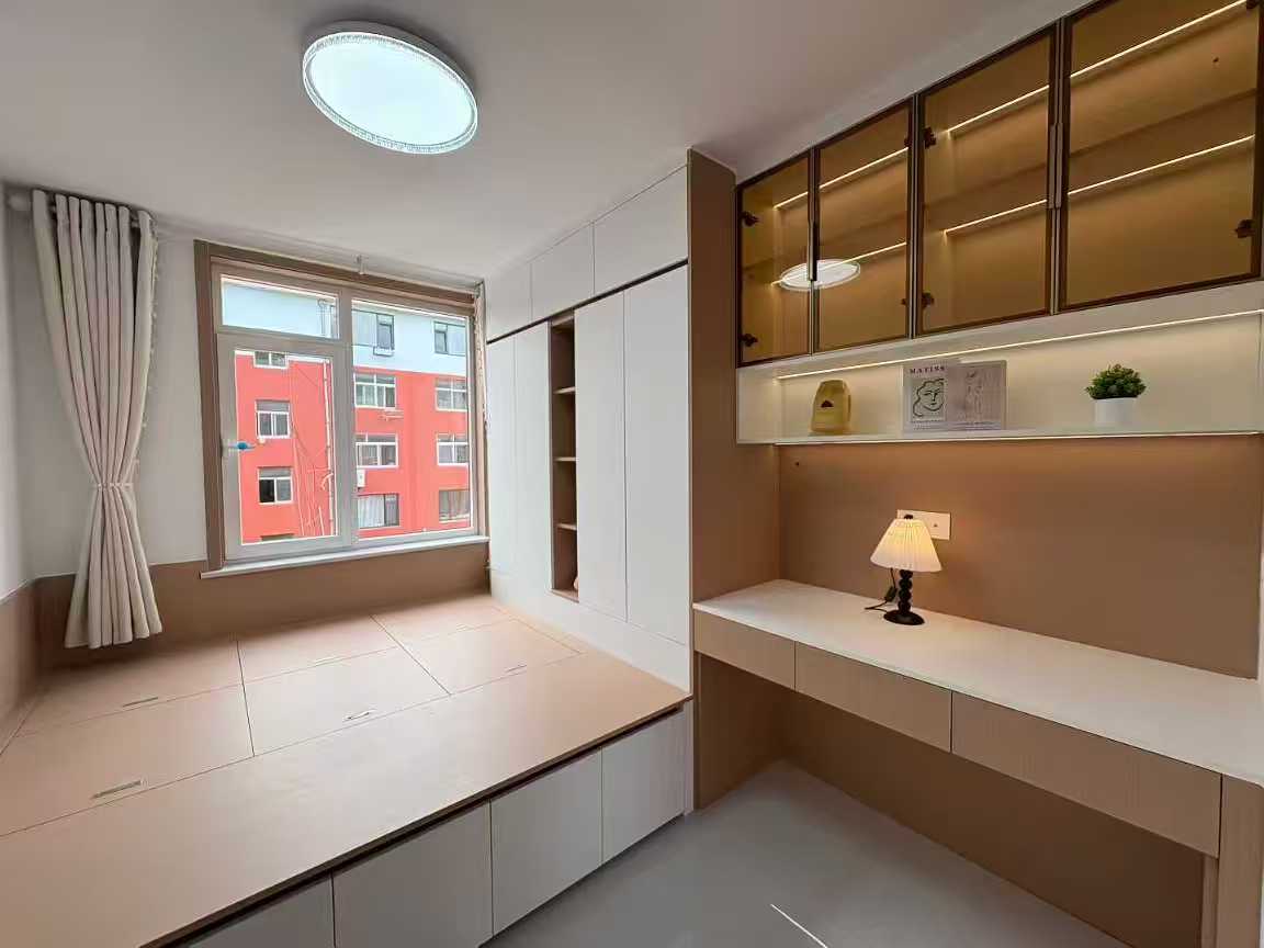 燕南街三樓三室精裝102平30萬(wàn) 燕南街三樓三室精裝102平30萬(wàn)