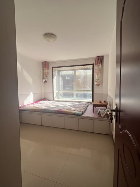 @出租:900，書香苑，3樓，2室