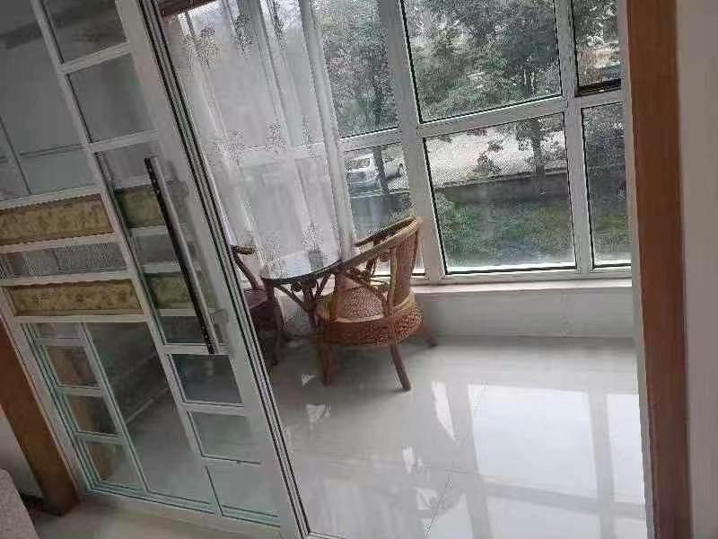 @1100/月，龍澤苑2樓，2室!