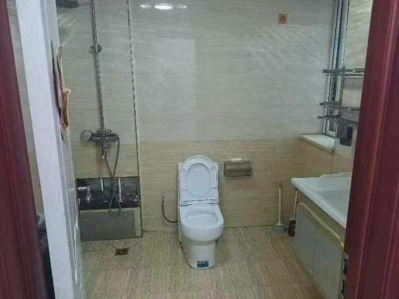 @1100/月，龍澤苑2樓，2室!