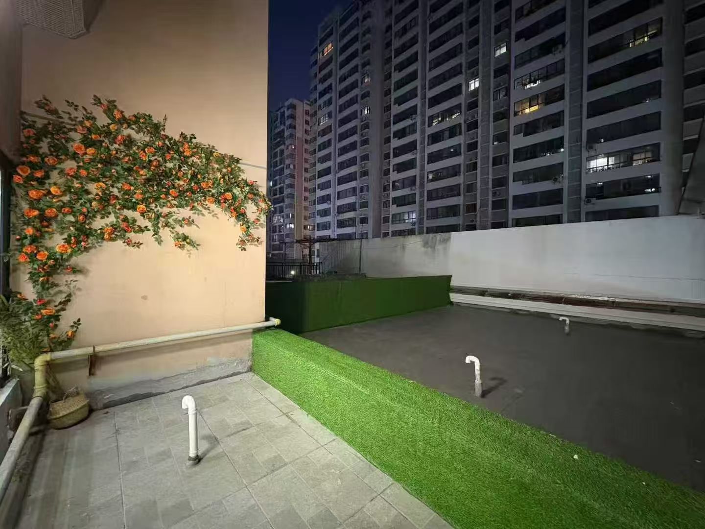 御臨華府帶超大的平臺134平?100平精裝修三室兩衛(wèi)69.8 御臨華府帶超大的平臺134平?100平精裝修三室兩衛(wèi)69.8