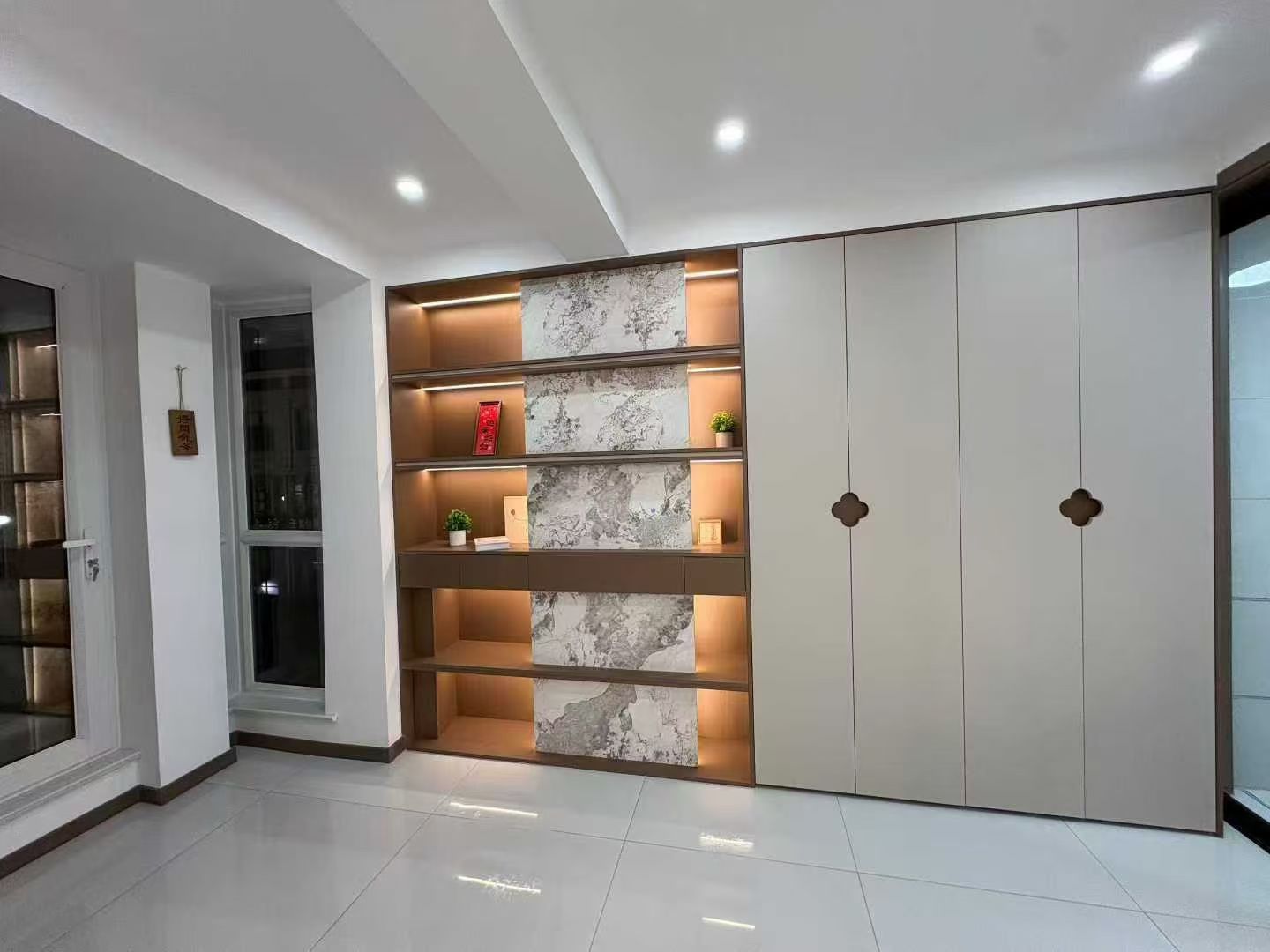 御臨華府帶超大的平臺134平?100平精裝修三室兩衛(wèi)69.8 御臨華府帶超大的平臺134平?100平精裝修三室兩衛(wèi)69.8