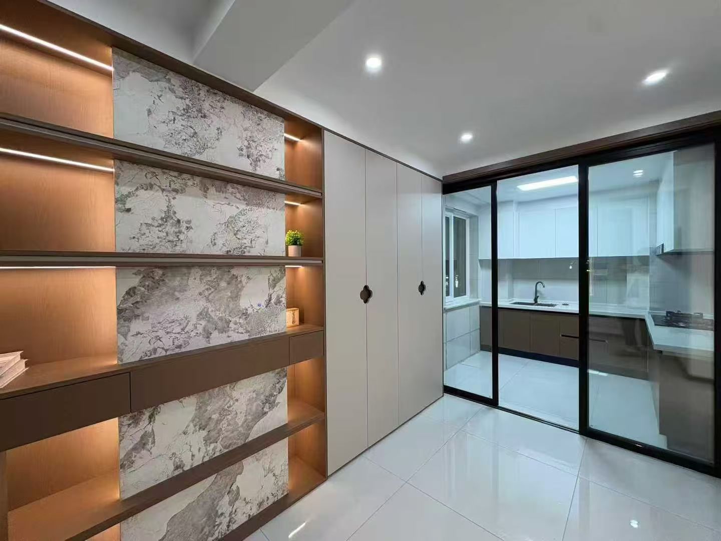 御臨華府帶超大的平臺134平?100平精裝修三室兩衛(wèi)69.8 御臨華府帶超大的平臺134平?100平精裝修三室兩衛(wèi)69.8