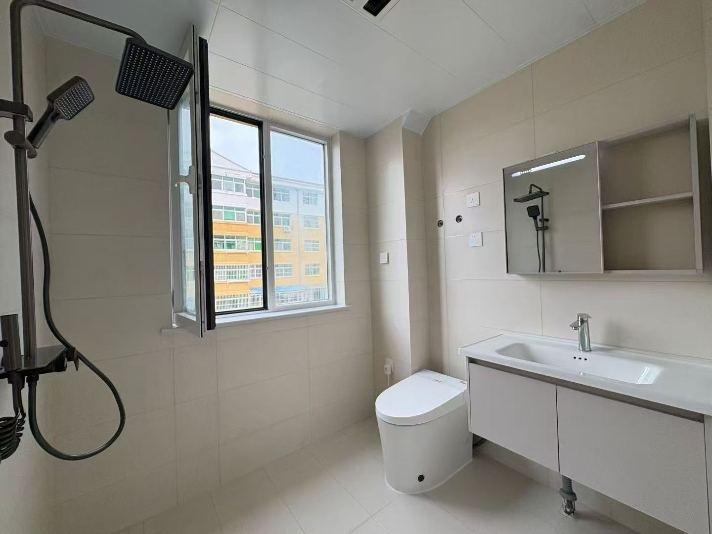 2026開門紅南山街2樓2室82平33.8萬 2026開門紅南山街2樓2室82平33.8萬