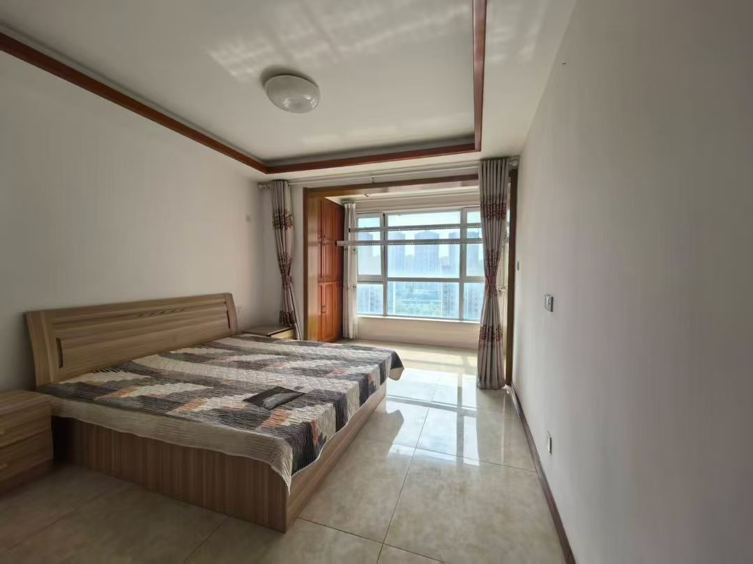 中心醫(yī)院老一中附近龍崗外灘電梯十樓出租