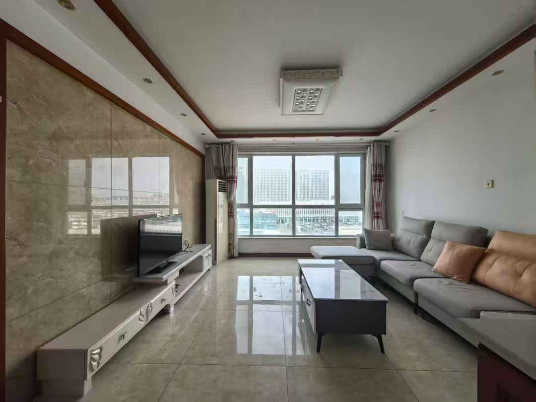 中心醫(yī)院老一中附近龍崗外灘電梯十樓出租