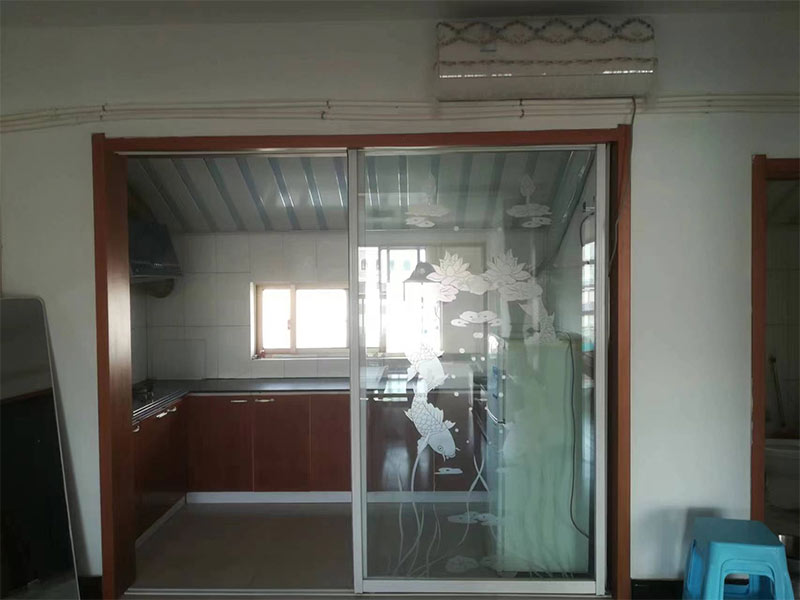 涼水灣鴻?；▓@小區(qū)精裝閣樓出租