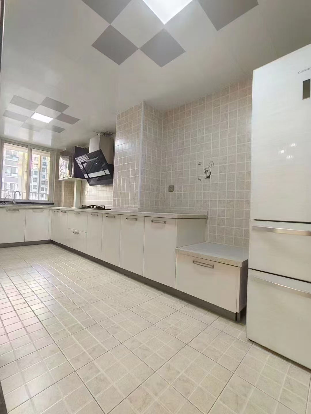 中央龍灣最南排 河景房 電梯6樓130.91平三室兩衛(wèi)68. 中央龍灣最南排 河景房 電梯6樓130.91平三室兩衛(wèi)68.