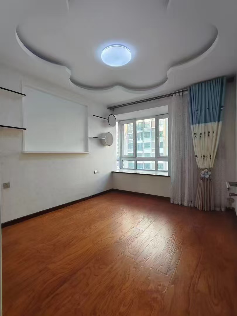 中央龍灣最南排 河景房 電梯6樓130.91平三室兩衛(wèi)68. 中央龍灣最南排 河景房 電梯6樓130.91平三室兩衛(wèi)68.