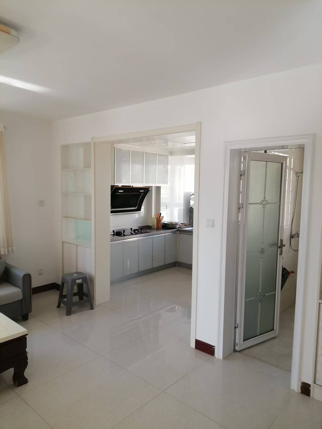 文山花園2室1廳1衛(wèi)，房子位于市中心，購(gòu)物方便，交通便利，，