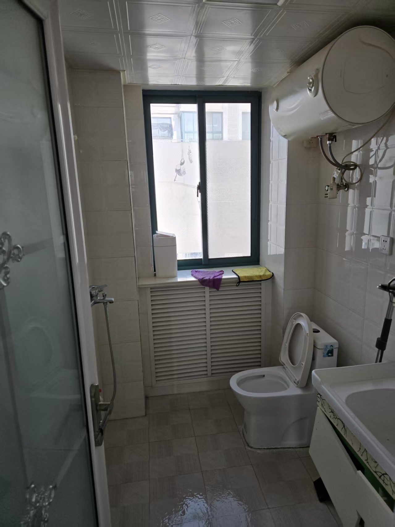 文山花園2室1廳1衛(wèi)，房子位于市中心，購(gòu)物方便，交通便利，，