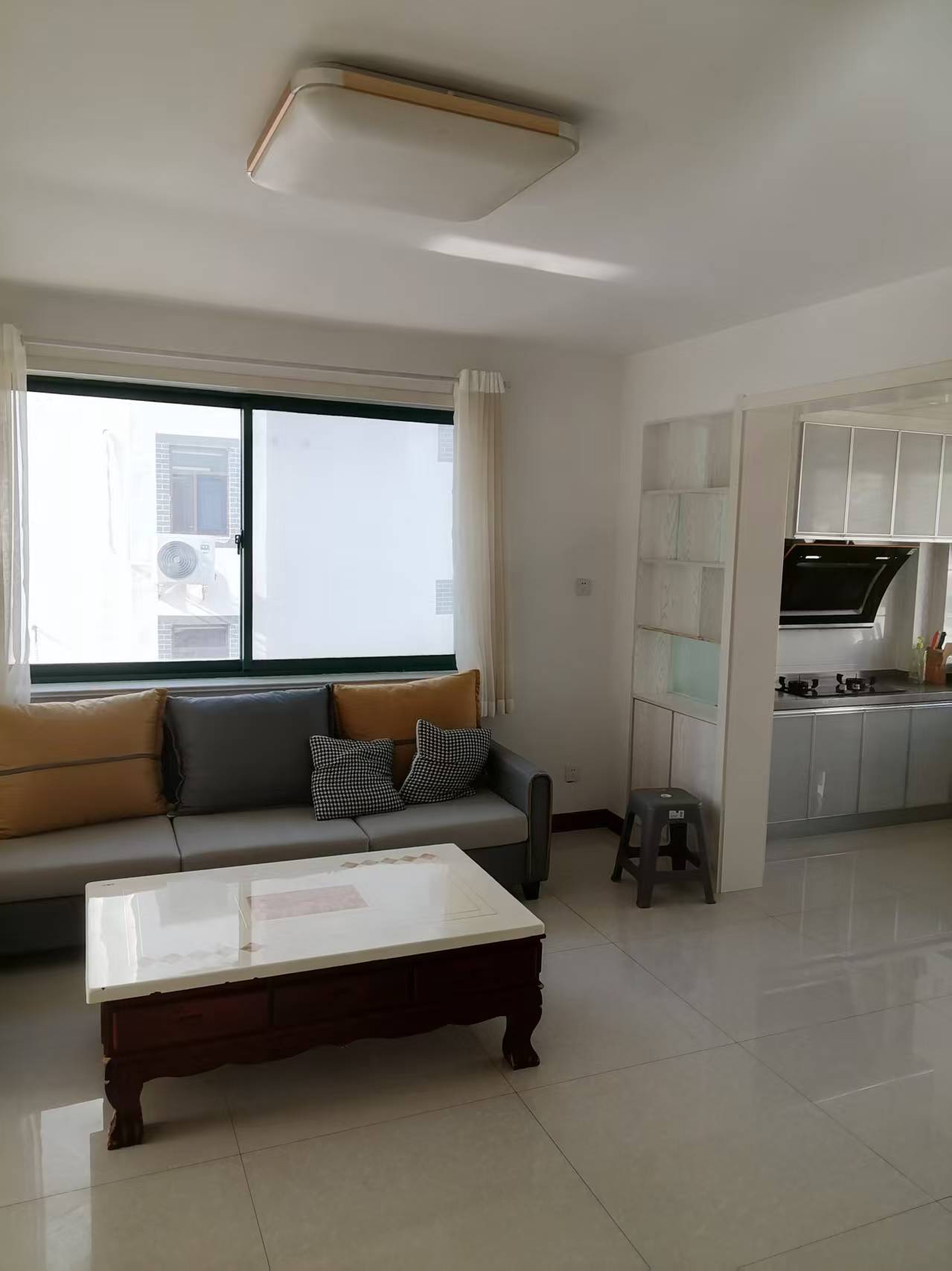 文山花園2室1廳1衛(wèi)，房子位于市中心，購(gòu)物方便，交通便利，，