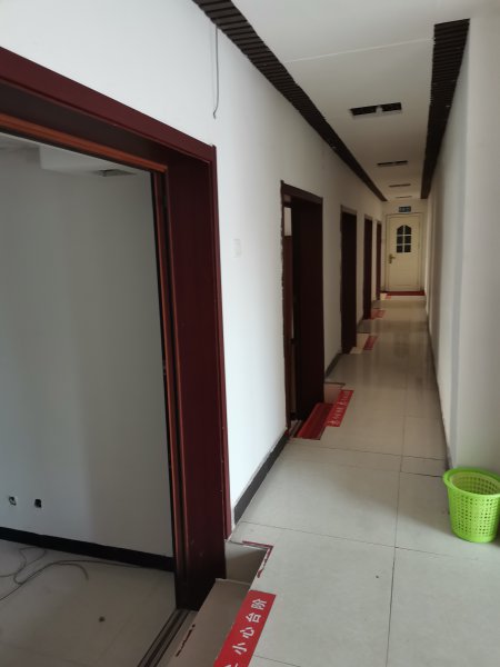 7天連鎖酒店樓下的臨街的門(mén)市房出租，30平80平200平任你