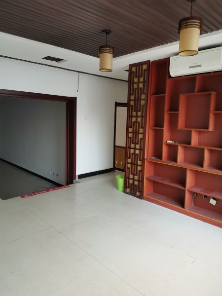 7天連鎖酒店樓下的臨街的門(mén)市房出租，30平80平200平任你