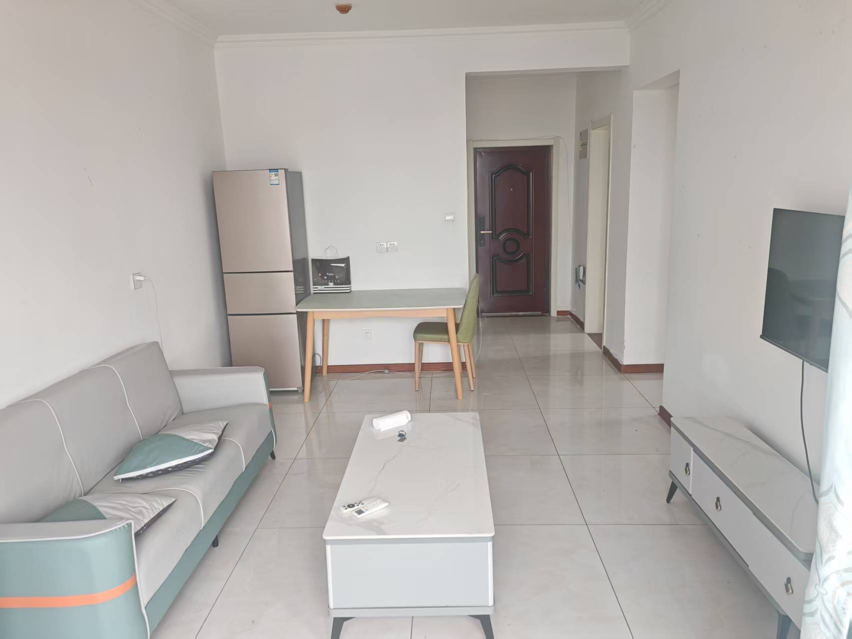 文山書(shū)香園70平房屋出租，帶草房，電梯房，家電家具齊全