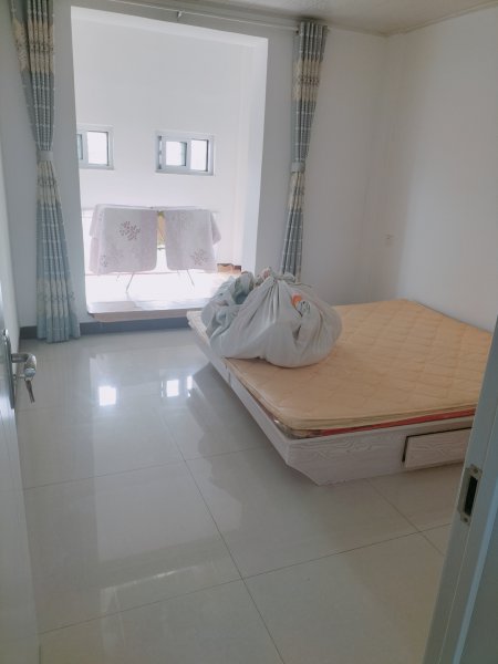 山語綠城小區(qū)閣樓出租