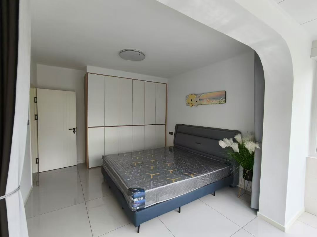 美食街一樓105平3室36.8萬 美食街一樓105平3室36.8萬