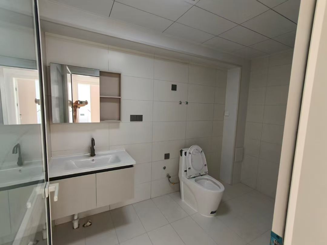 美食街一樓105平3室36.8萬 美食街一樓105平3室36.8萬