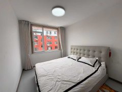 燕南街三樓三室精裝102平30萬(wàn)