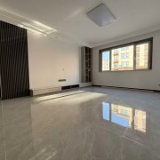 九龍新城二期住人一樓面積82平兩室精裝修29.8萬(wàn)