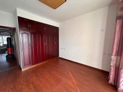 中央龍灣三室117平拎包入住49.8萬