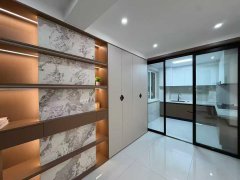 御臨華府帶超大的平臺134平?100平精裝修三室兩衛(wèi)69.8