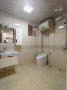 中央龍灣最南排 河景房 電梯6樓130.91平三室兩衛(wèi)68.