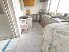 溫泉小區(qū)一樓帶院74.6平兩室19.8萬