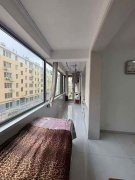 峰臺小區(qū)帶露臺一樓 147.04平三室兩衛(wèi)64.8萬